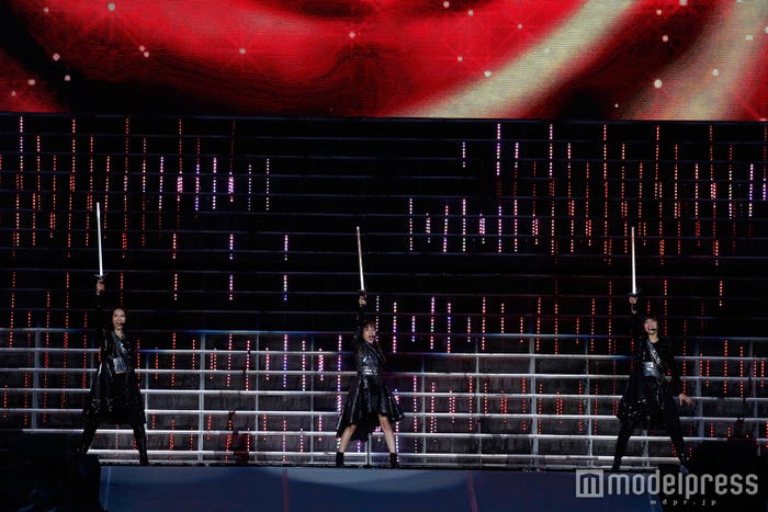 「愛しさのアクセル」秋元才加、高橋みなみ、宮澤佐江(C)AKS