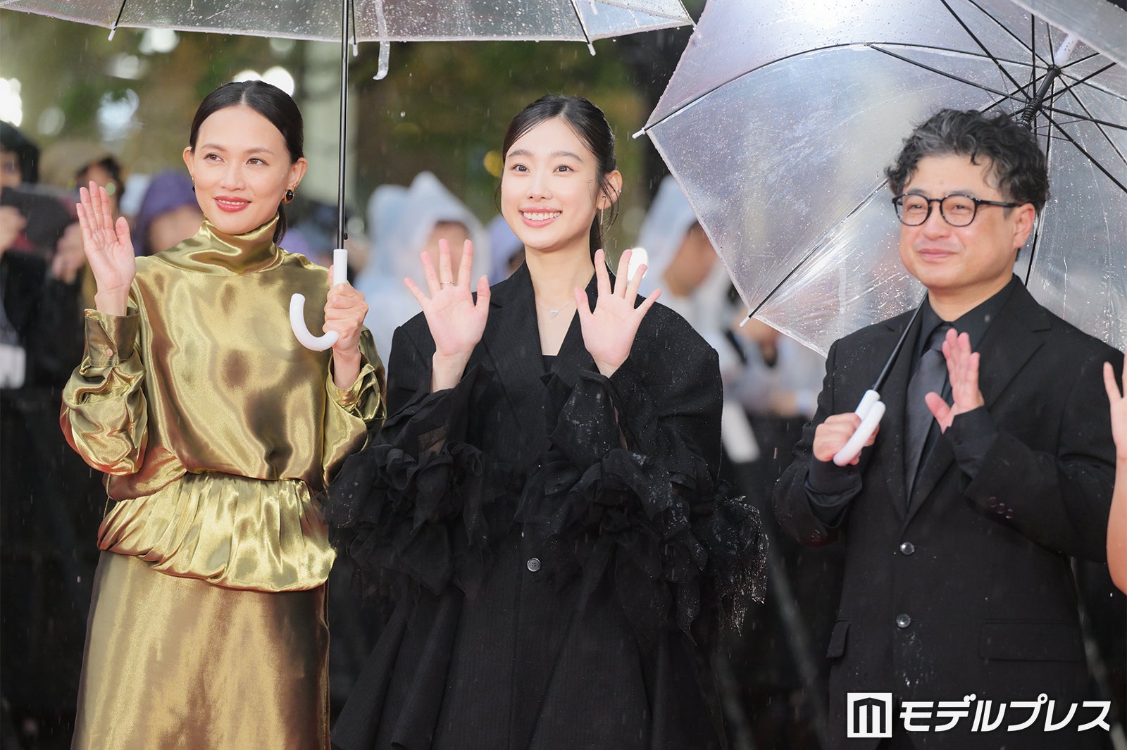 臼田あさ美、倉沢杏菜、まつむらしんご（C）モデルプレス