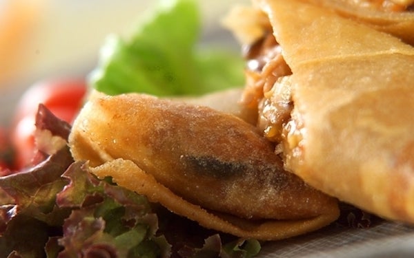 作り方を覚えておくと役立つ、皮が破れにくい基本の「春巻き」