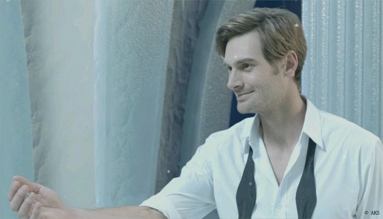 小嶋陽菜主演ショートムービー「私は冷たい女。～この夏冷たい魔法がかかる～」より