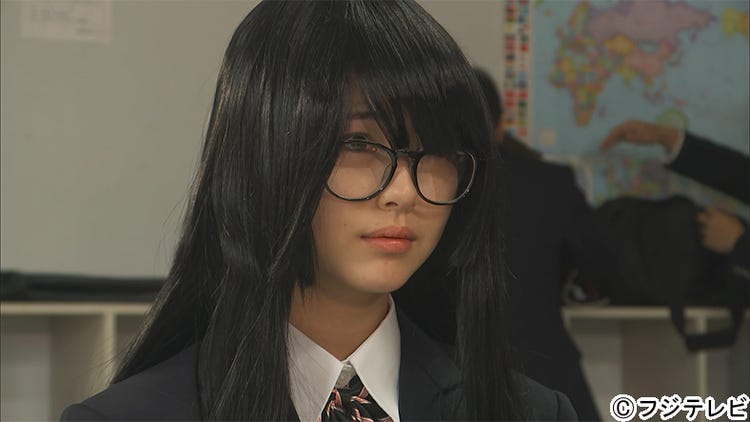 あの花 で話題の女優 浜辺美波 地味系女子 から華麗な変身 高校デビューの恋 モデルプレス あの花 で話題の女優 浜辺美波 地味系女子 から華麗な変身 高校デビューの恋 モデルプレス