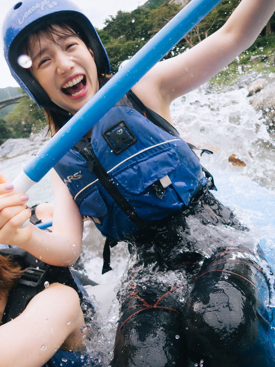 弘中綾香プライベートフォトブック『ひろなかのなか』（講談社）（C）前康輔