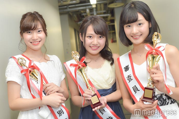 (左から)杉山冬香さん、野崎優花さん、青柳真有さん(C)モデルプレス