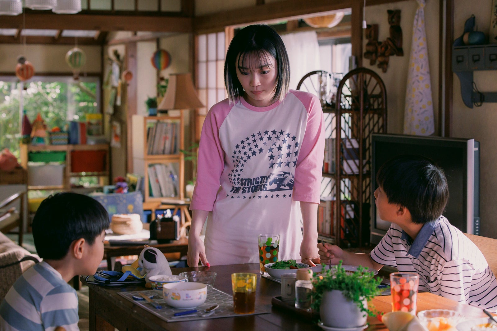 加藤竣志、宮崎優、大角英夫「ライオンの隠れ家」第1話（C）TBS