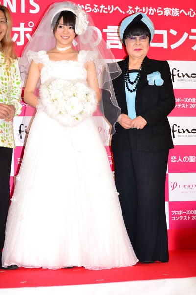 北乃きい、ファッションデザイナーの桂由美氏