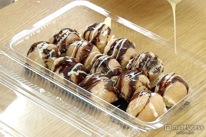 チョコレートソースとホワイトチョコソースでソースとマヨネーズ！