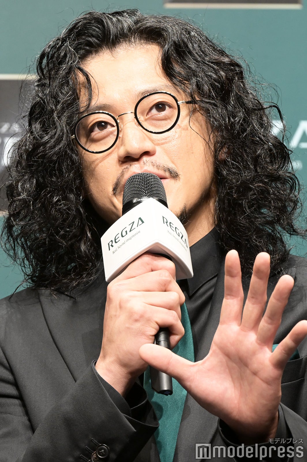 小栗旬（C）モデルプレス