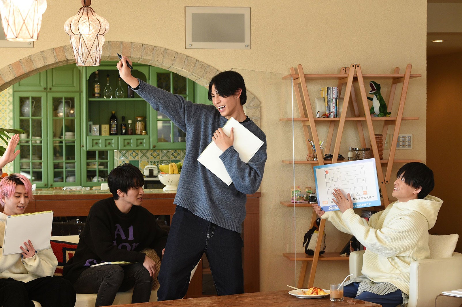 松丸亮吾、Snow Man阿部亮平は「目標の1人」“謎解き力”絶賛　深澤辰哉との交流も話題に「愛がすごい」「仲良すぎる」