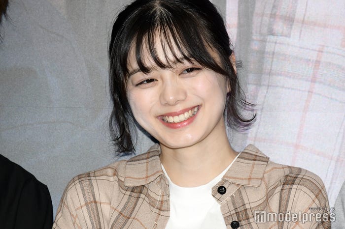 紺野彩夏 (C)モデルプレス