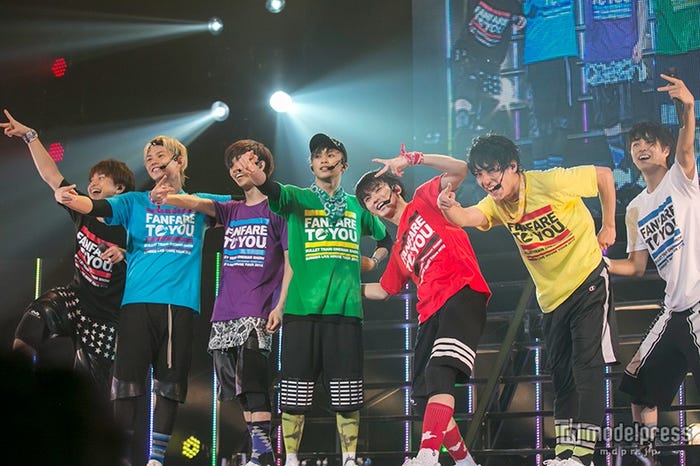 超特急/撮影:米山三郎(SignaL)