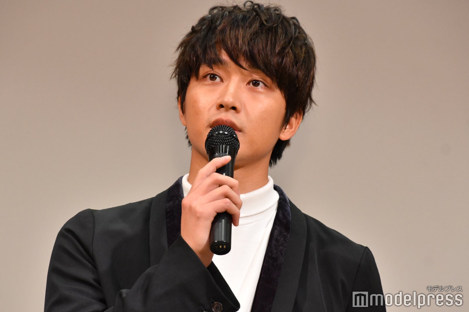 佐藤寛太 アクリルフォト 劇団EXILE佐藤寛太がキス寸前＆おんぶ！映画「イタキス」胸