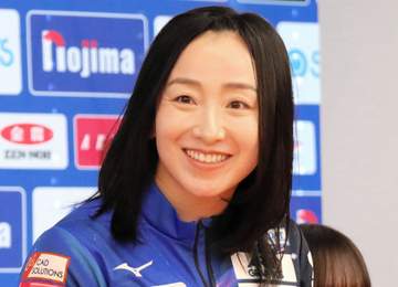 「さっちゃん、髪切った」35歳になったロコ・ソラーレ藤沢五月の新シーズン開幕前のバッサリ最新姿に驚きの声「ますます美しくなってる」「ショート似合ってる」