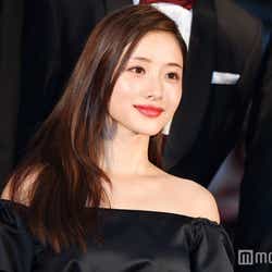 前髪復活 話題の石原さとみ 髪型変遷まとめ ゆる巻きからハンサムボブまで 進化し続ける美貌 モデルプレス