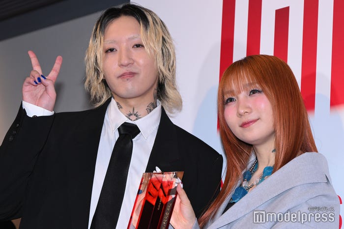 YOASOBI(C)モデルプレス