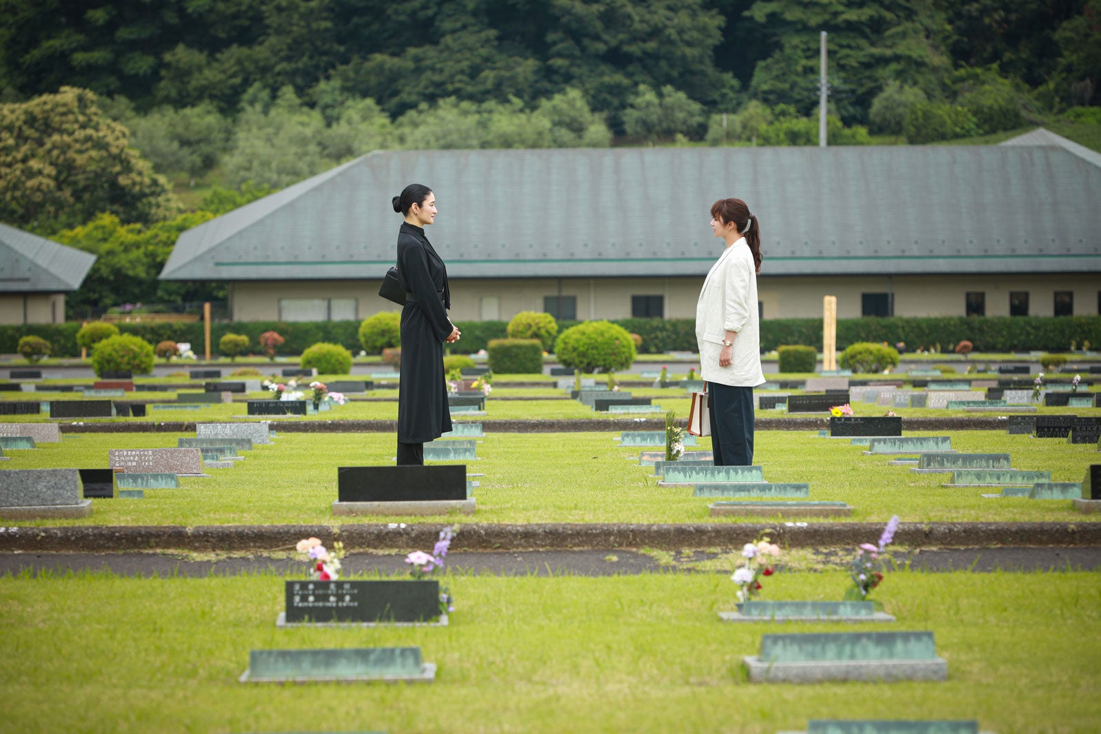 小雪、木村文乃「スカイキャッスル」第4話より（C）テレビ朝日