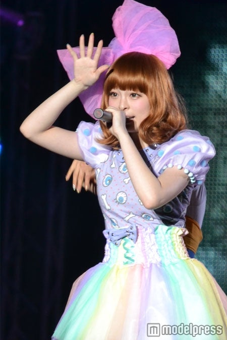 ＜速報＞きゃりーぱみゅぱみゅ、ミニスカでキュートLIVE　「東京ランウェイ」を盛り上げる