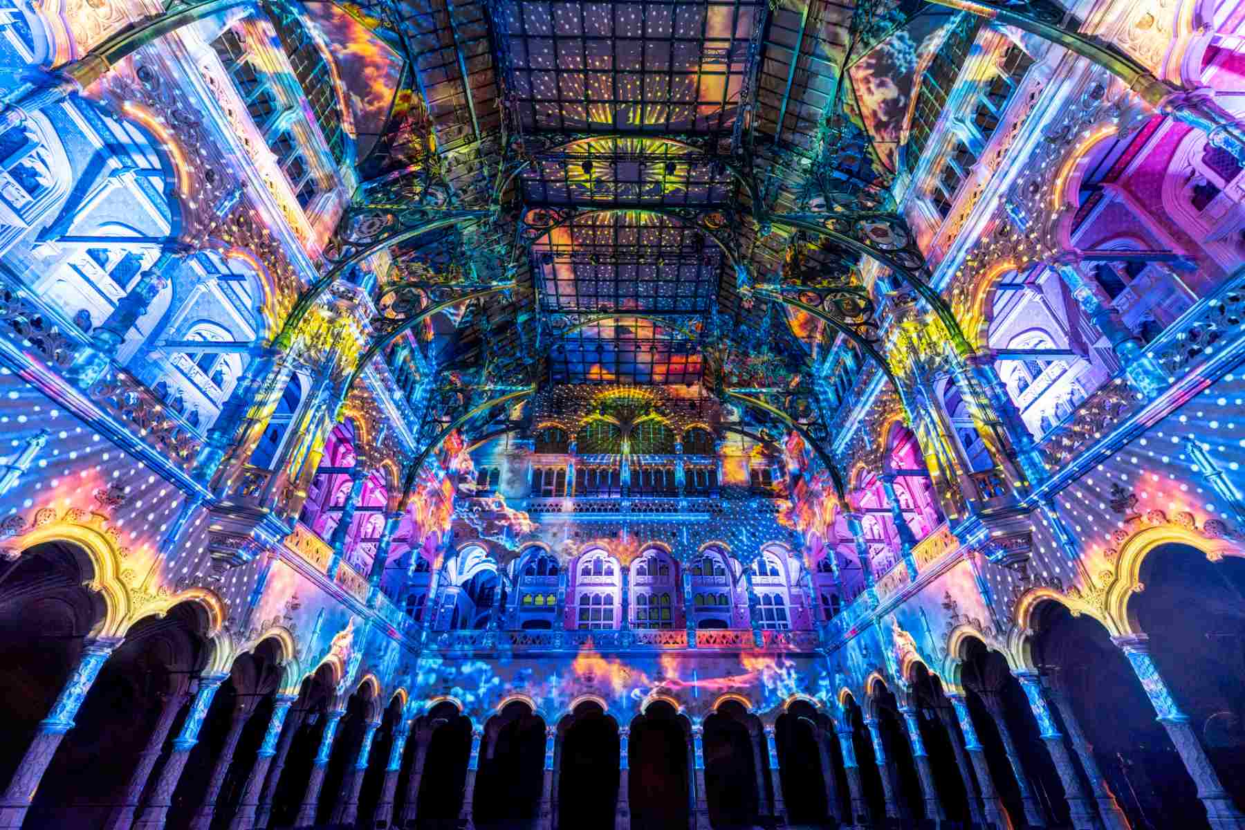 【天王寺】日本初上陸！ 大阪市立美術館が360度「音と光」の没入型ショーを開催