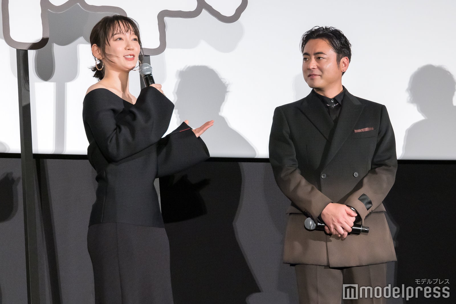 吉岡里帆、山田孝之（C）モデルプレス