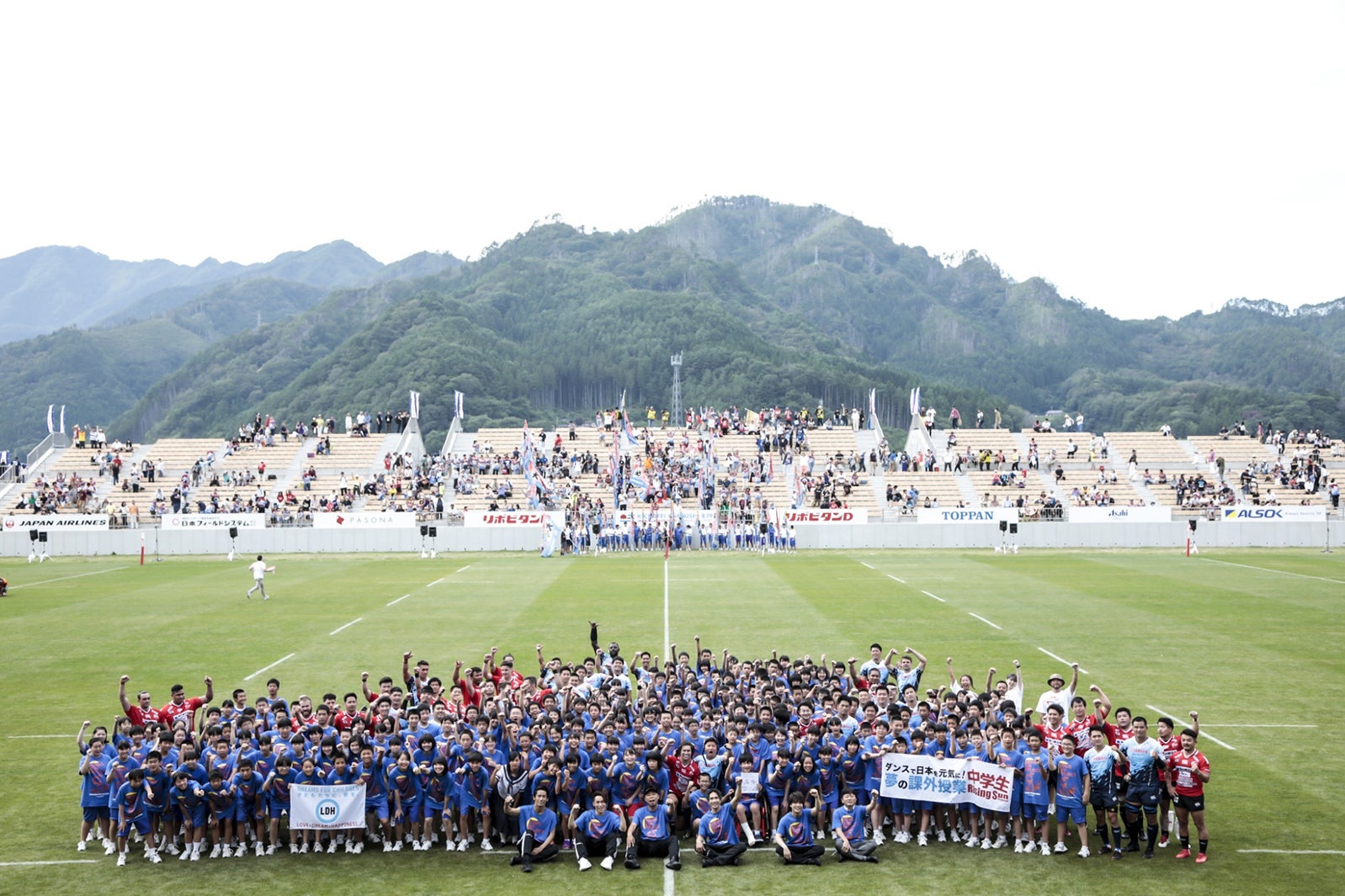 19日開催「ダンスで日本を元気に！夢の課外授業中学生Rising Sun Project2018」の様子（画像提供：所属事務所）