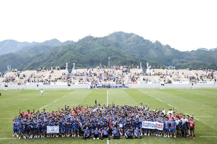 19日開催「ダンスで日本を元気に!夢の課外授業中学生Rising Sun Project2018」の様子(画像提供:所属事務所)