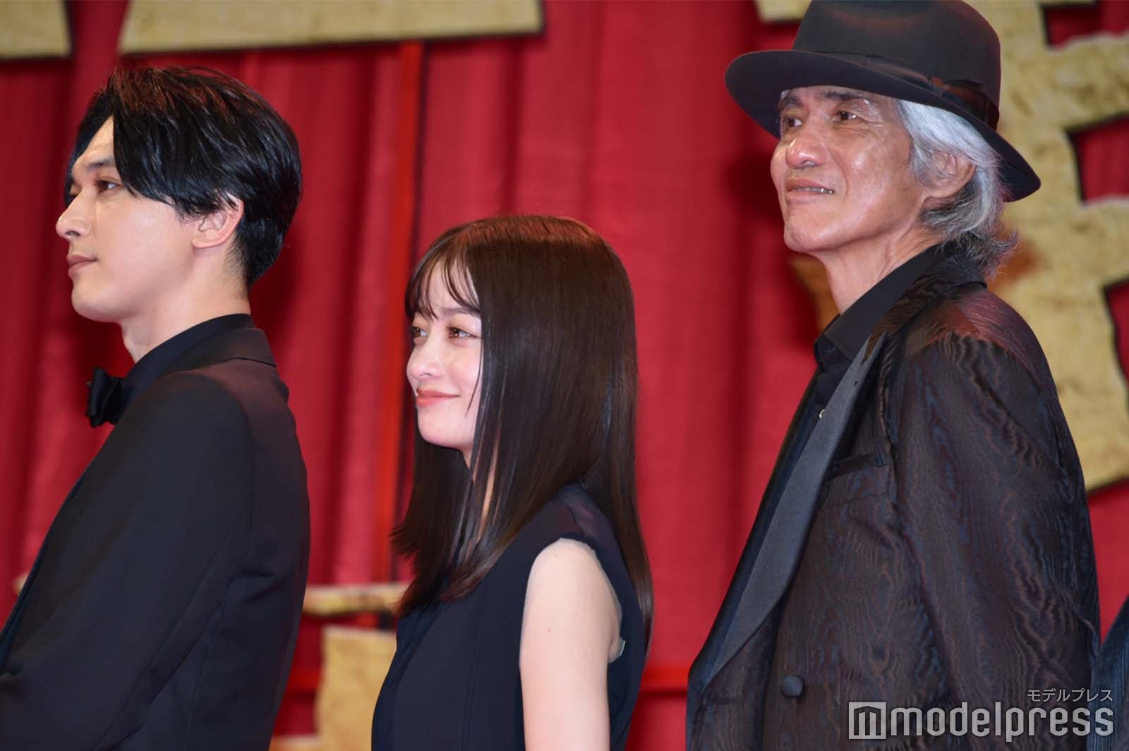 吉沢亮、橋本環奈、佐藤浩市（C）モデルプレス