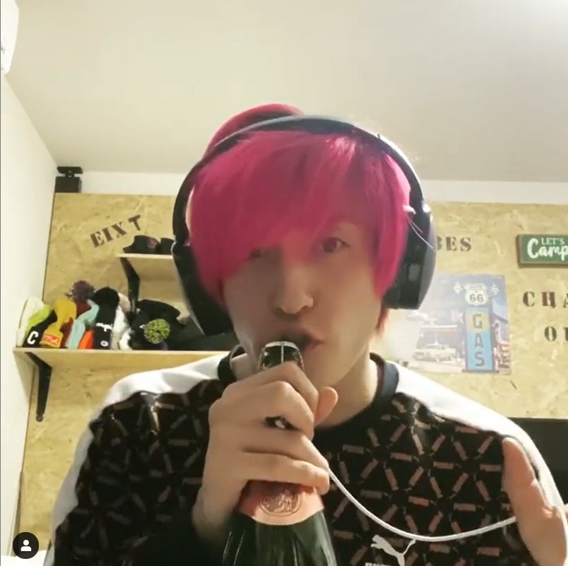 EXIT兼近大樹、B'z熱唱で「上手すぎ」の声 「ベロベロ出ちゃってる」ファンからツッコミも