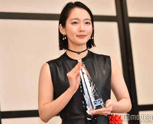 吉岡里帆、高橋一生と「紅白以来」の再会果たす 「がむしゃらな1年」に感謝<エランドール賞>