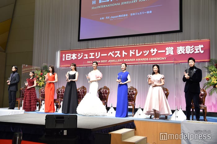 (左から)北村匠海、芦田愛菜、広瀬アリス、佐々木希、アンミカ、真矢ミキ、宮崎美子、水谷隼(C)モデルプレス