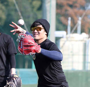 WBC侍ジャパンに初選出の坂本が福岡県内で自主トレを公開 「一気に緊張感が出てきました。いい準備をしたい」 井端監督も期待の正捕手候補
