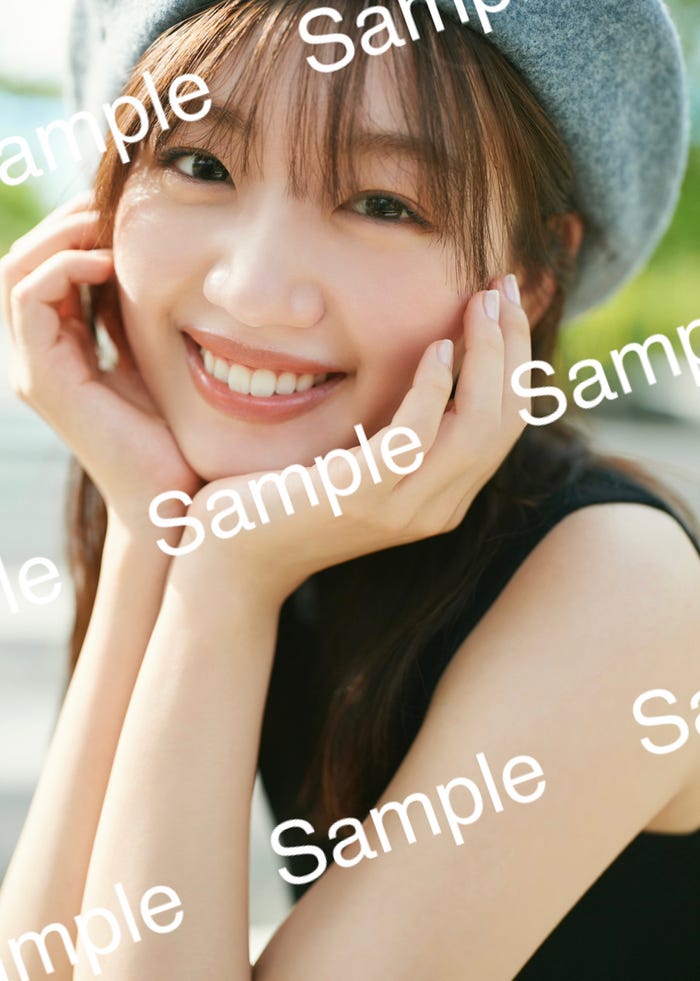 佐々木美玲「陽射しのパレード」書店限定特典/HMV三宮オーパ(折り目なしB3ポスター)(C)撮影/熊木優(io)