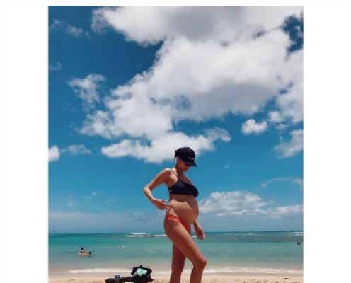 道端アンジェリカ、ビキニ姿でふっくらお腹披露「妊娠中もスタイル抜群」「美しい」と反響