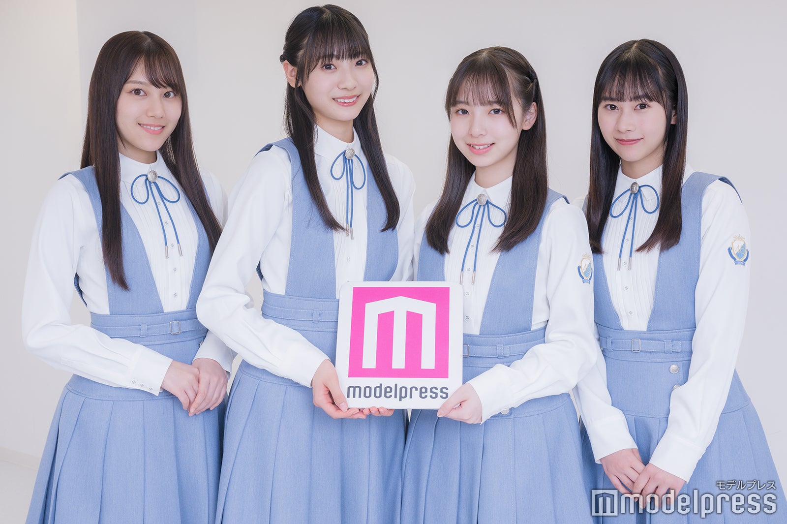 （左から）平岡海月、宮地すみれ、渡辺莉奈、石塚瑶季（C）モデルプレス