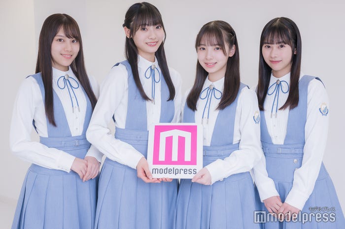 (左から)平岡海月、宮地すみれ、渡辺莉奈、石塚瑶季(C)モデルプレス