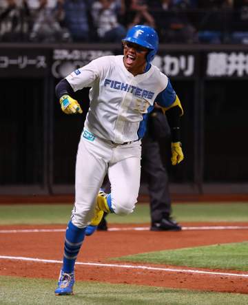 日本ハム 5点差逆転勝利！2位西武に0.5ゲーム差に接近 水谷が逆転V2ラン 北山が自己最多更新12号勝目