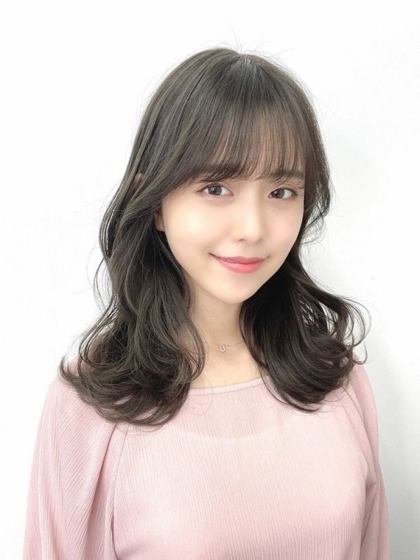 グレージュはイエベ春と相性抜群 暗め 明るめ別の垢抜けヘアカラーをご紹介 モデルプレス グレージュはイエベ春と相性抜群 暗め 明るめ別の垢抜けヘアカラーをご紹介 モデルプレス