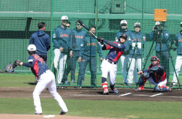 侍ジャパン 佐藤輝明がピッチクロックの影響に言及「投球間の方が短い」ルーティンも「考えながら準備したい」打席に走って向かう工夫も