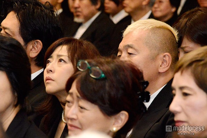 川島なお美さん告別式 拍手で最後の別れ モデルプレス 川島なお美さん告別式 拍手で最後の別れ モデルプレス