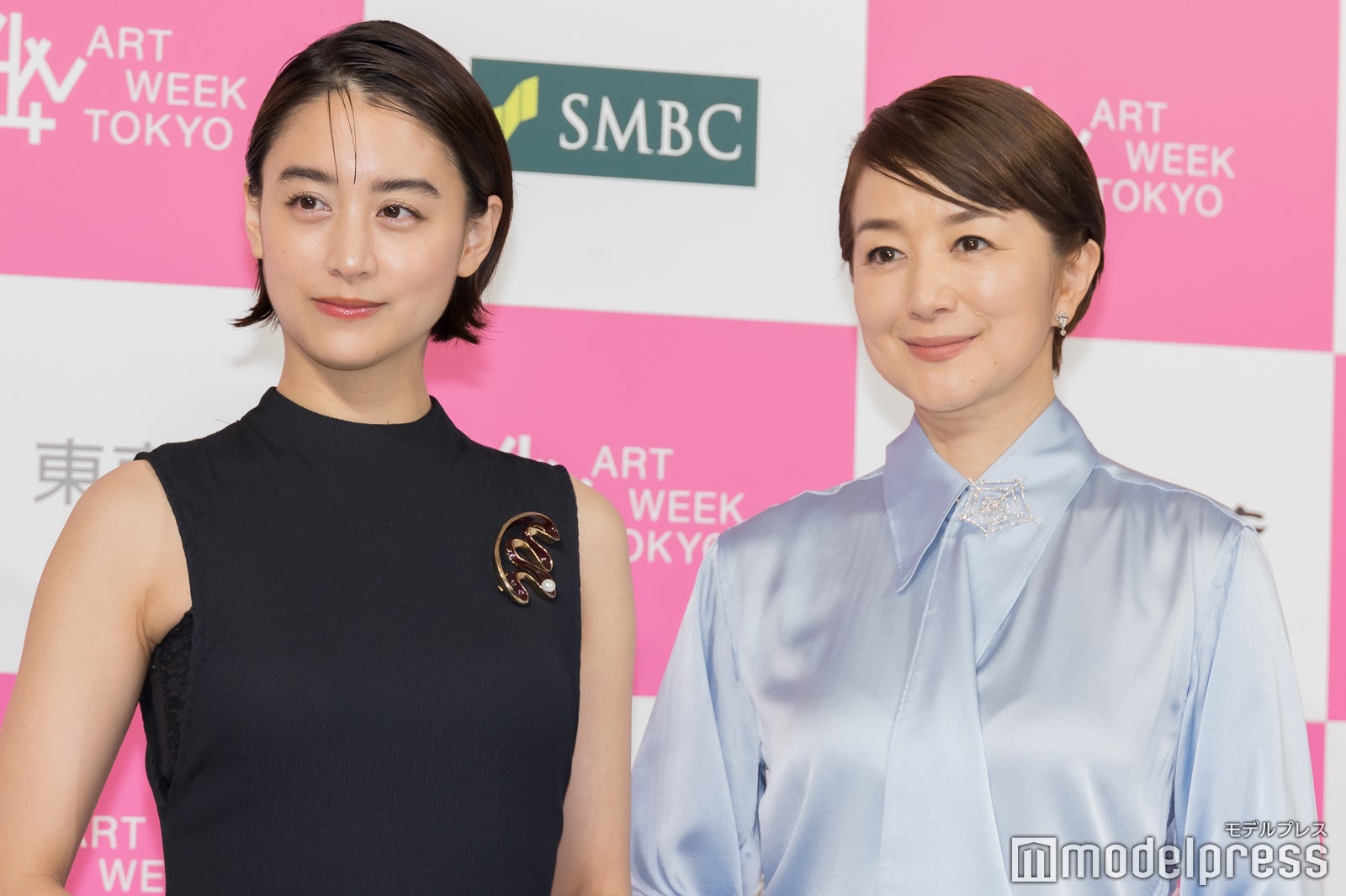 山本美月、鈴木京香（C）モデルプレス