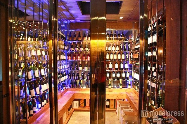 世界中の厳選ワインが揃うワインセラー／photo by promoterest