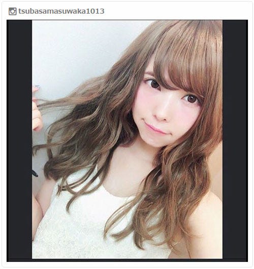 ロングヘアに復活した益若つばさ/益若つばさInstagramより