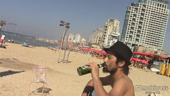 素の森山未來の日常を切り取る/「森山未來 自撮り365日 踊る阿呆」より