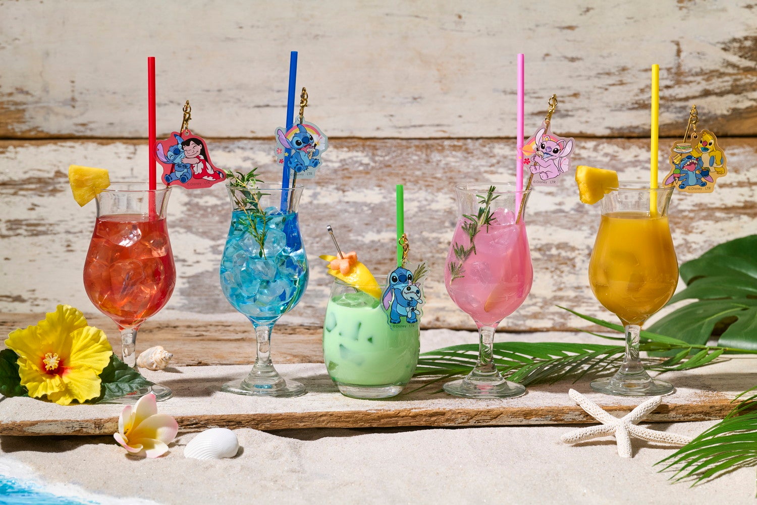 ドリンク（C）Disney