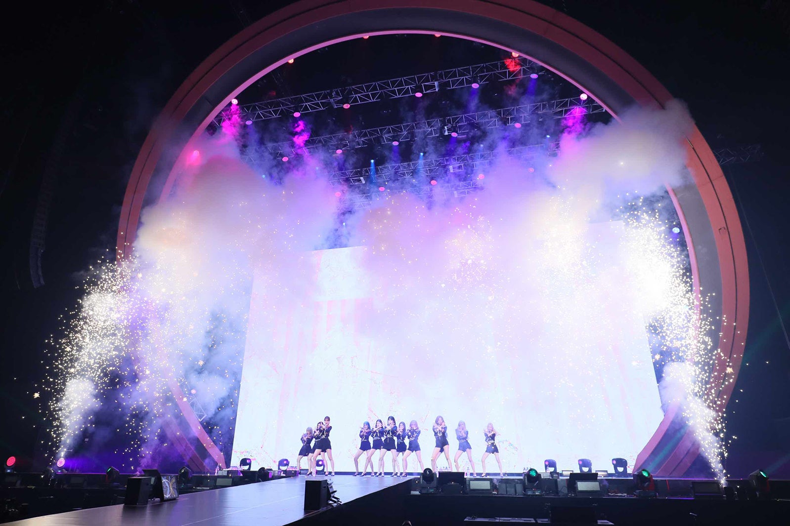 IZ*ONE（C）OFF THE RECORD