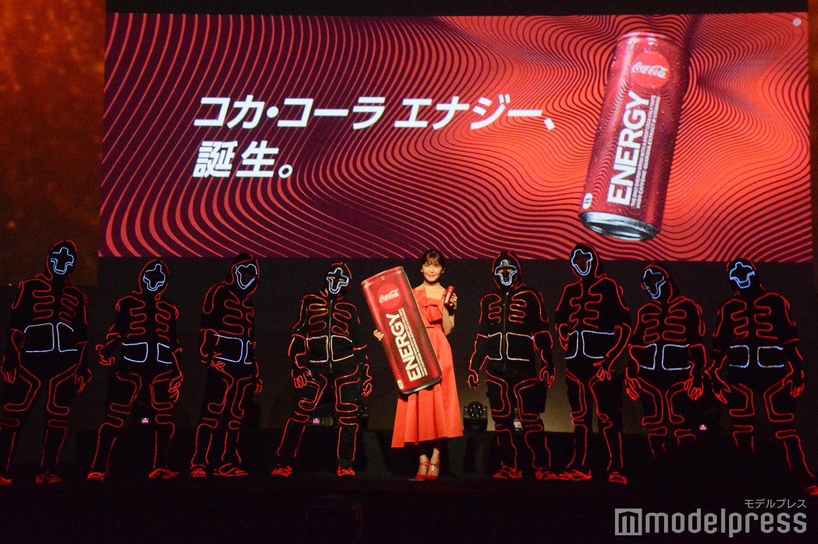 （中央）宇野実彩子（C）モデルプレス