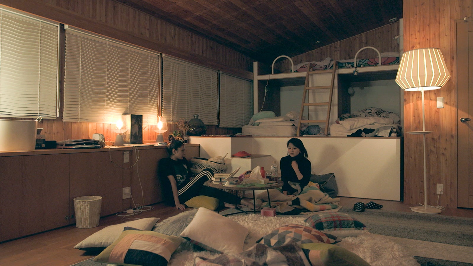 まや、優衣「TERRACE HOUSE OPENING NEW DOORS」45th WEEK（C）フジテレビ／イースト・エンタテインメント