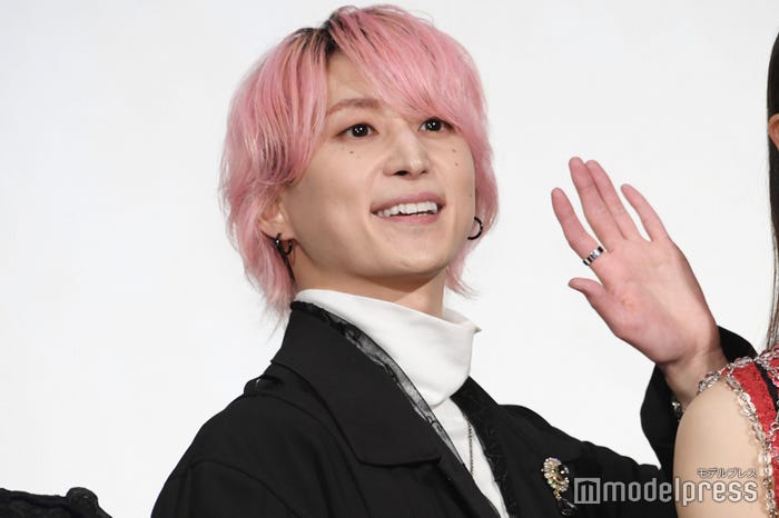 知らないおじさんとランチした佐久間大介(C)モデルプレス