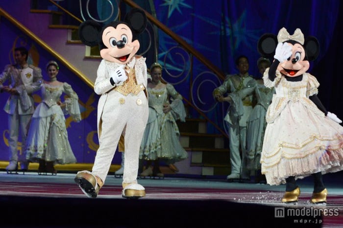 「ディズニー・オン・アイス」ミッキー、ミニー