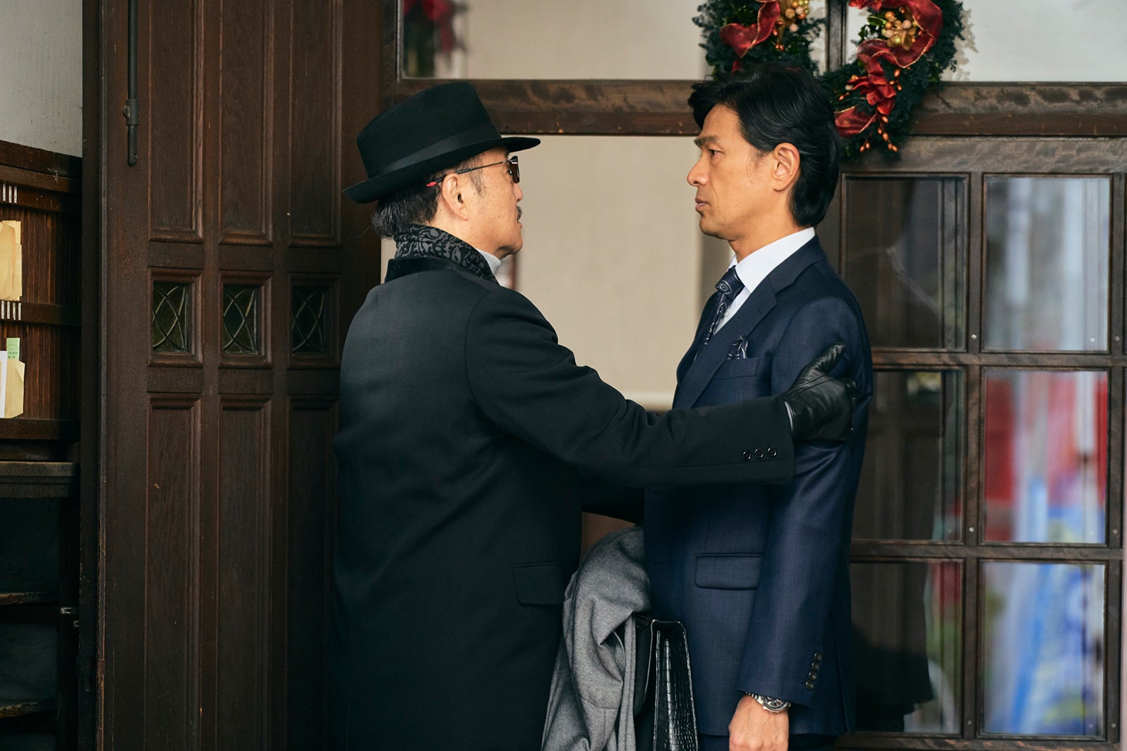 石橋蓮司、江口洋介（C）2019「一度も撃ってません」フィルムパートナーズ