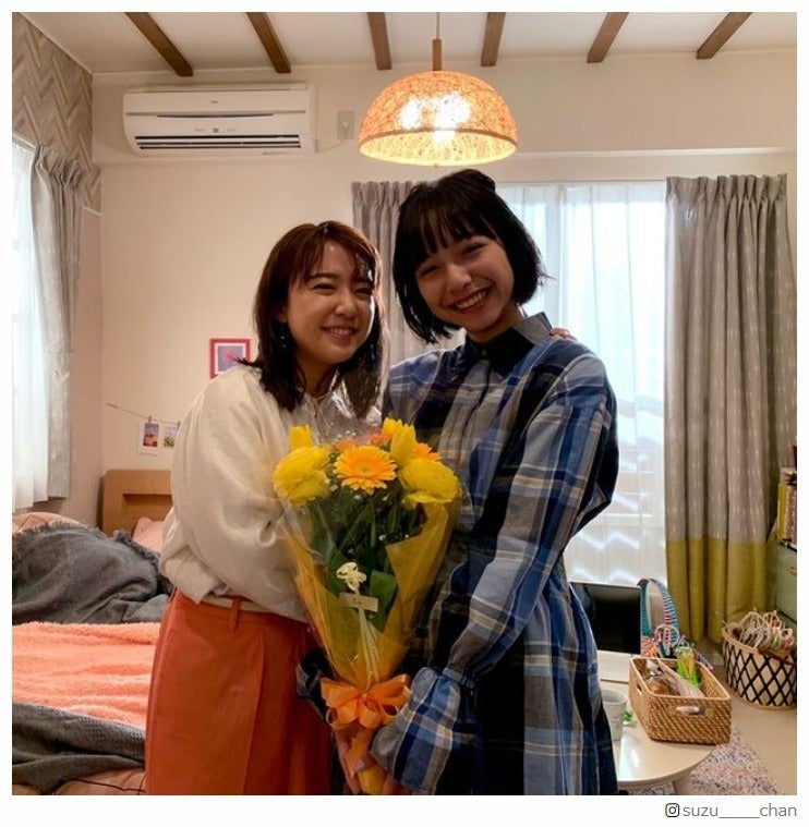 上白石萌音＆山之内すず、“ボス恋”姉妹ショットにファン歓喜「最高」「癒やされる」