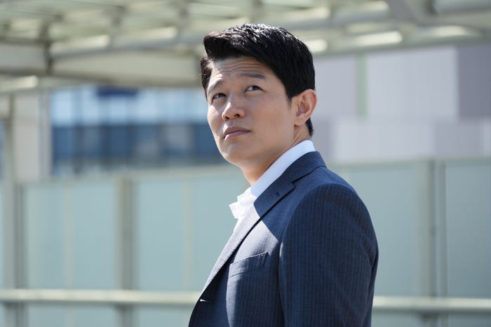 鈴木亮平/ 「エルピス―希望、あるいは災い―」第8話より(C)カンテレ